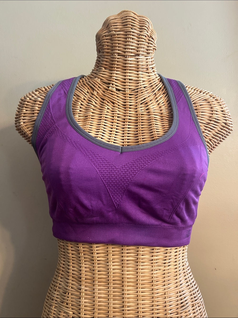 New Balance Purple Seamless Sports Bra - Women Intimates‎ & Sleepwear L